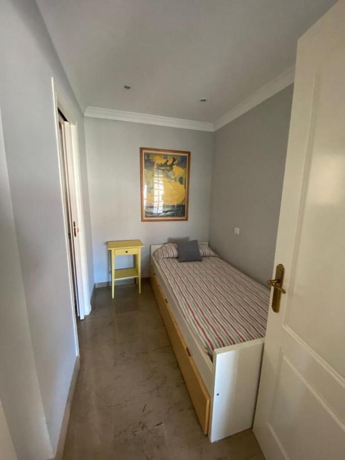 Apartamento Junto Al Puerto Deportivo De Estepona Exteriör bild